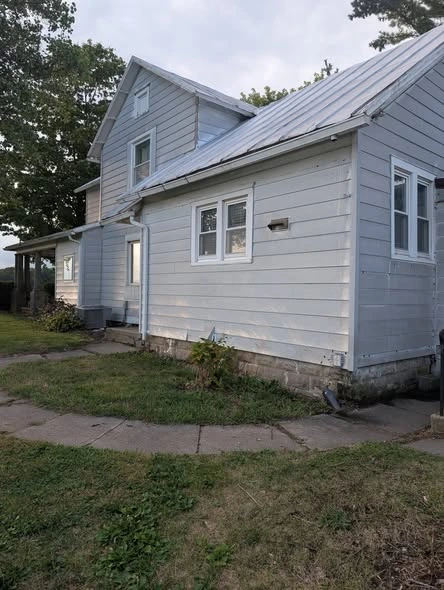 House exterior, painting, and trim detail from Solara’s project portfolio